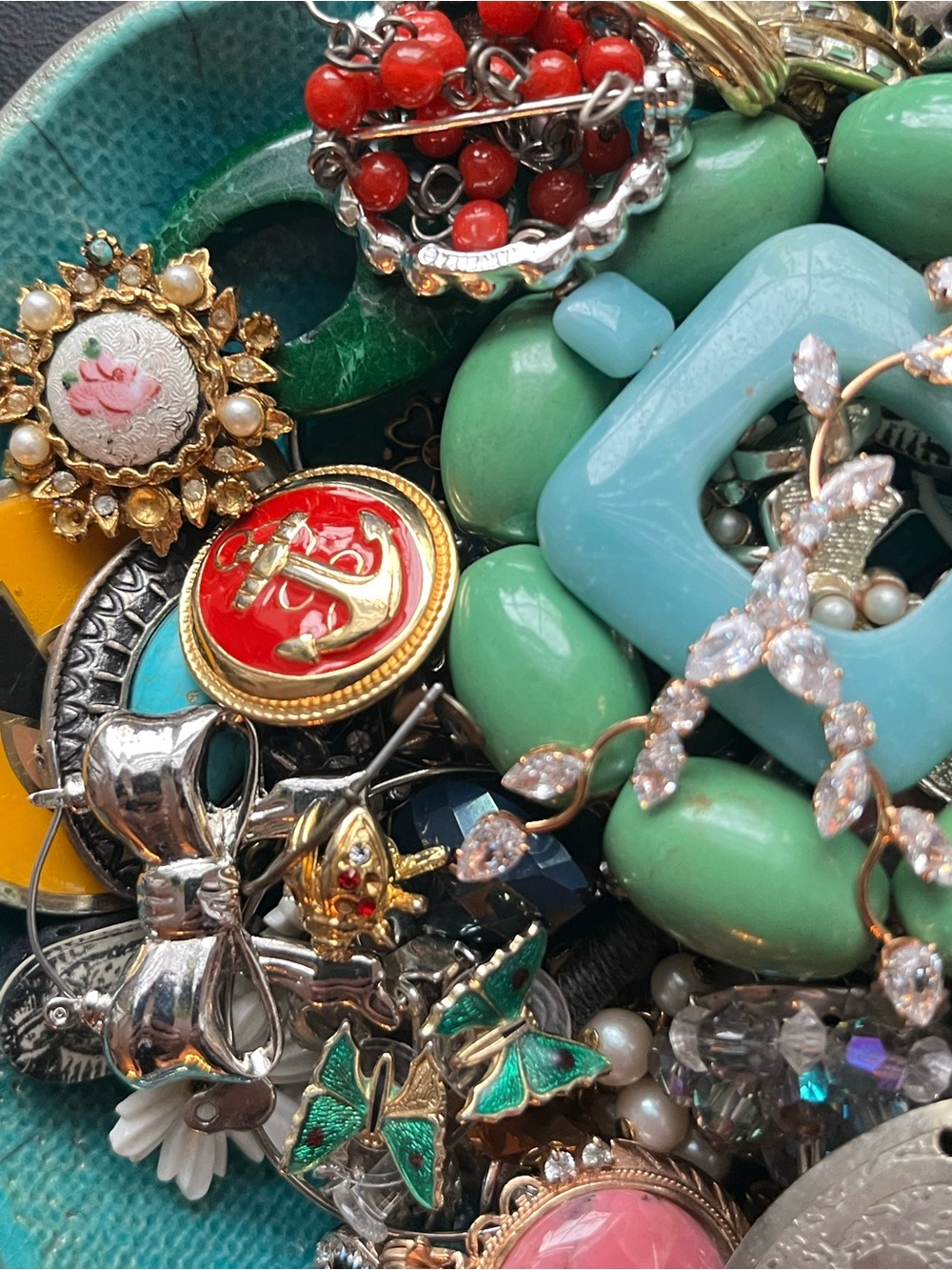 Vintage Junk Jewelry Parts Take-Out Boxes - Picture 9 of 16